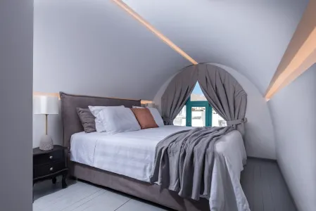 Services & Facilities at Santa Irina Luxury Suites Santorini