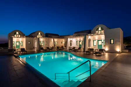 Santa Irina Luxury Suites Santorini - A Haven of Elegance and Serenity