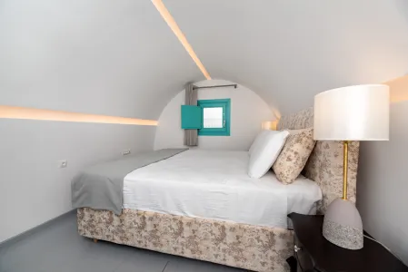Services & Facilities at Santa Irina Luxury Suites Santorini