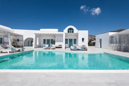 Services & Facilities at Santa Irina Luxury Suites Santorini