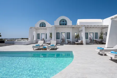 Santa Irina Luxury Suites Santorini - A Haven of Elegance and Serenity