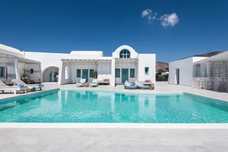 Santa Irina Luxury Suites Santorini - A Haven of Elegance and Serenity