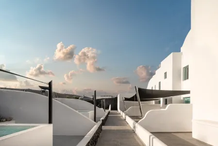 Santa Irina Luxury Suites Santorini - A Haven of Elegance and Serenity